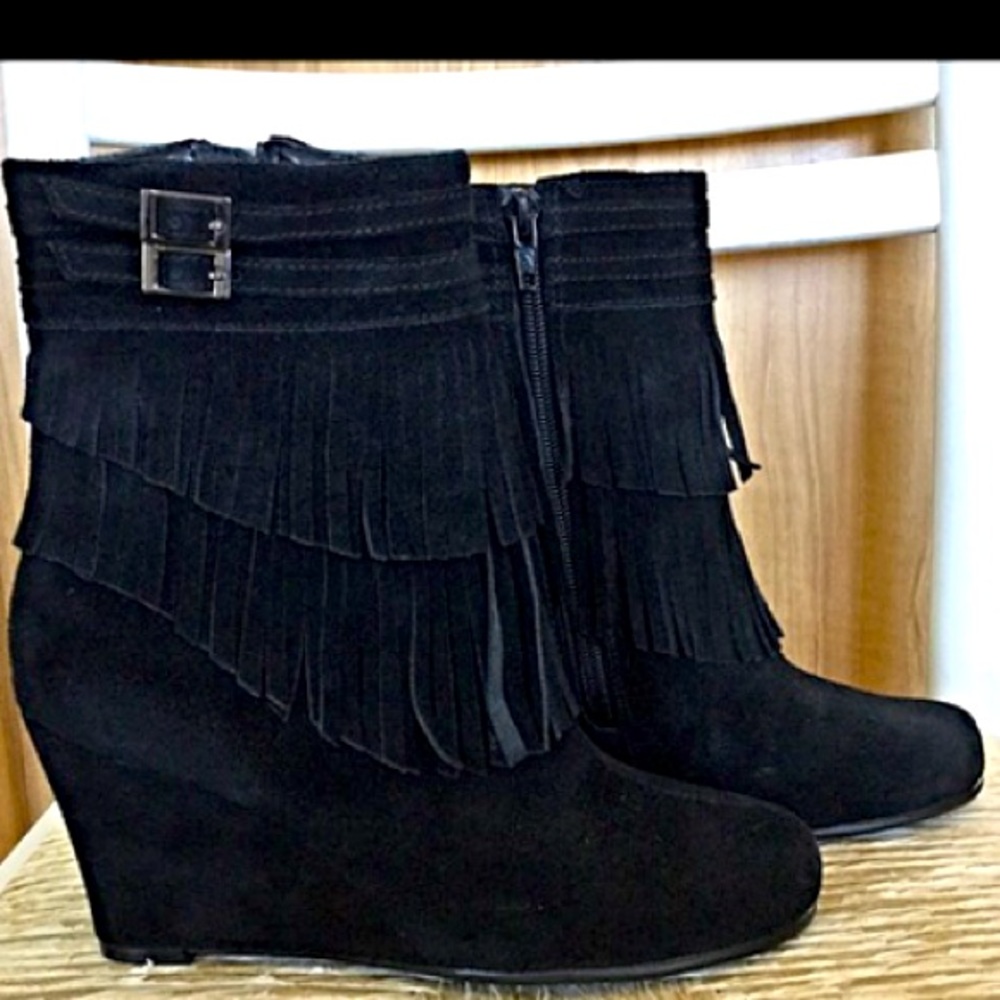 Aerosoles Plumming Bird wedge bootie Size 7